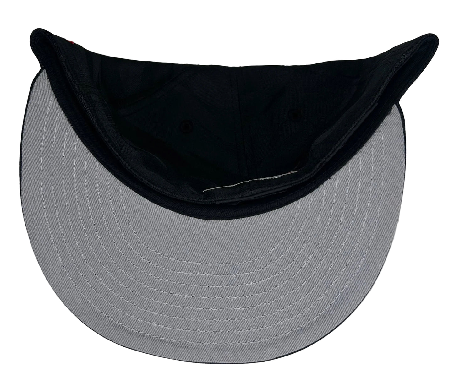 New Era Club Deportivo Guadalajara Chivas Black ops Liga Mexico 115th Anniversary Patch 59FIFTY fitted cap featuring a black base and a special anniversary patch on the side.