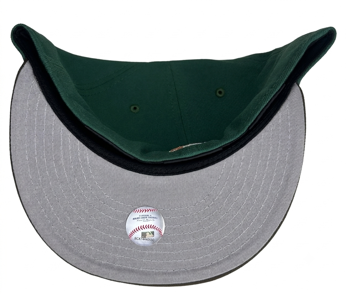 New Era 59Fifty St. Louis Cardinals fitted hat features a distinct "Busch Stadium Final Season 2005" patch on the side.