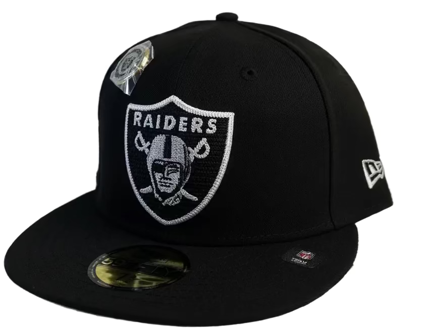 Las Vegas Raiders W/Pin 59Fiffty New era fitted hat.