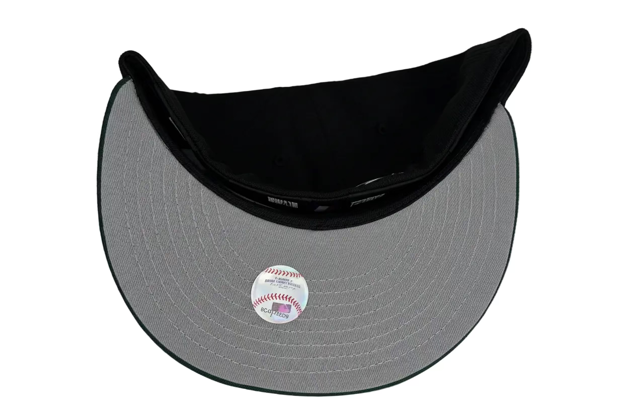San Francisco Giants “Barbershop” Pack 59FIFTY fitted hat is a New Era 2007 All-Star Game edition featuring a black crown & green visor.