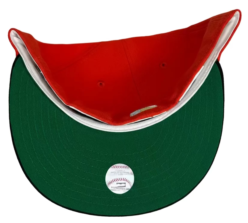 New Era Chicago White Sox Shattered Sox fitted hat, specifically Exclusive edition featuring a "1901-1995" side patch.