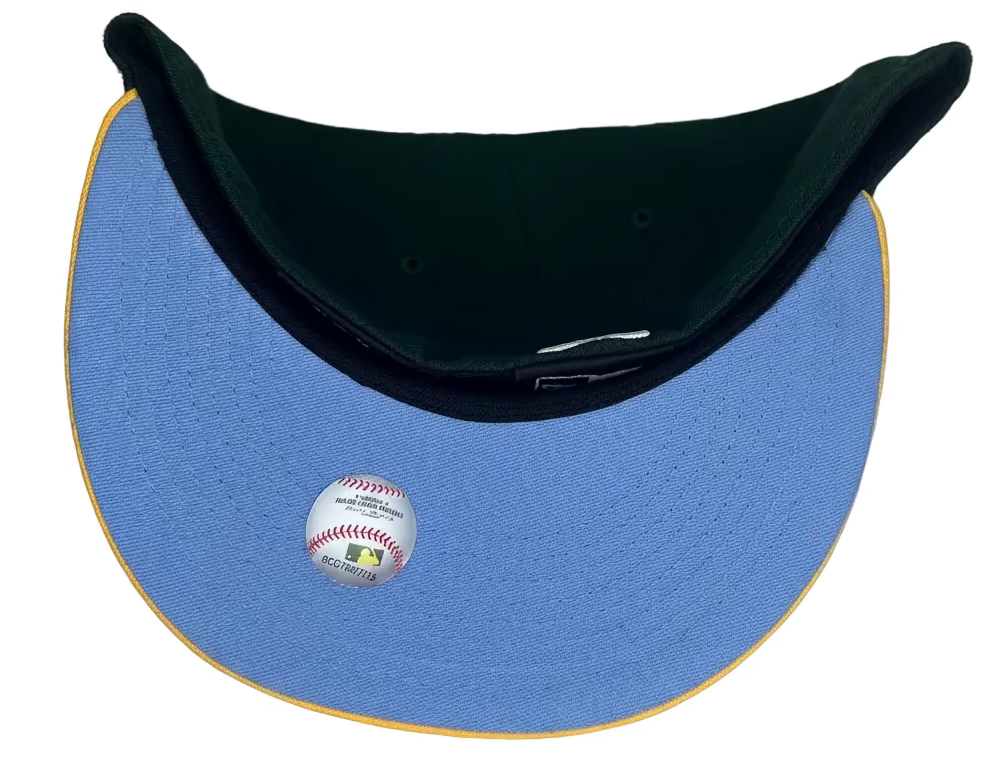 New Era Oakland Athletics "Comic Cloud" 59Fifty fitted hat featuring a cloud-themed logo and a 1989 World Series side patch.