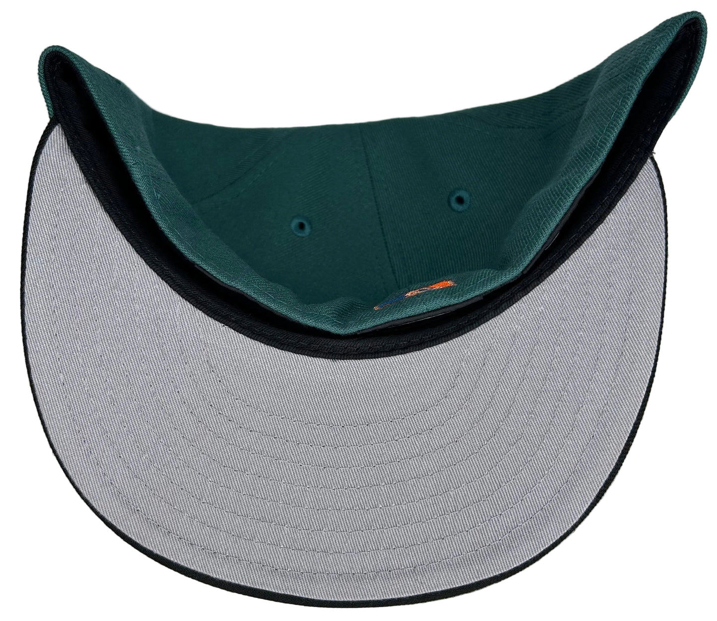 New Era Chicago Cubs "Be Alert" 59Fifty Fitted Cap, featuring a dark green crown, black brim, and a special bear patch on the side.