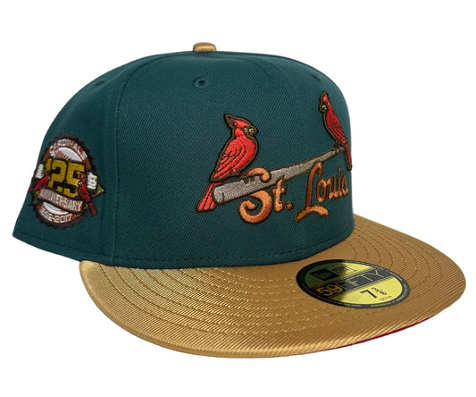 New Era 59FIFTY fitted cap features a green crown and a gold visor, celebrating the St. Louis Cardinals' 125th Anniversary