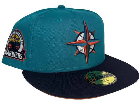 New Era Seattle Mariners 59FIFTY fitted cap features a distinctive two-tone teal crown and dark navy brim with a 35th-anniversary patch.