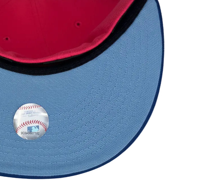 New Era 59FIFTY New York Mets Pink & blue fitted cap featuring a side patch.