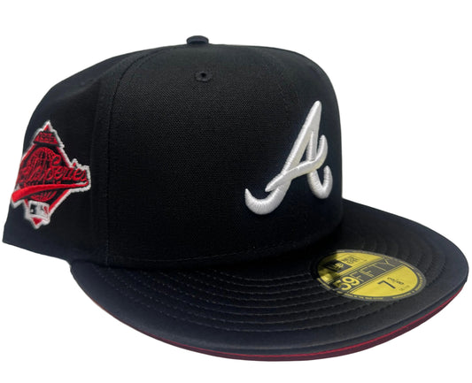 New Era Atlanta Braves 1995 World Series fitted hat featuring a Black crown, red visor, and a commemorative side patch.