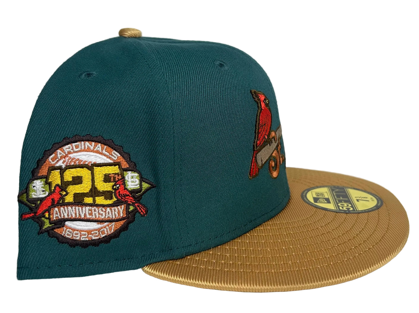 New Era 59FIFTY fitted cap features a green crown and a gold visor, celebrating the St. Louis Cardinals' 125th Anniversary