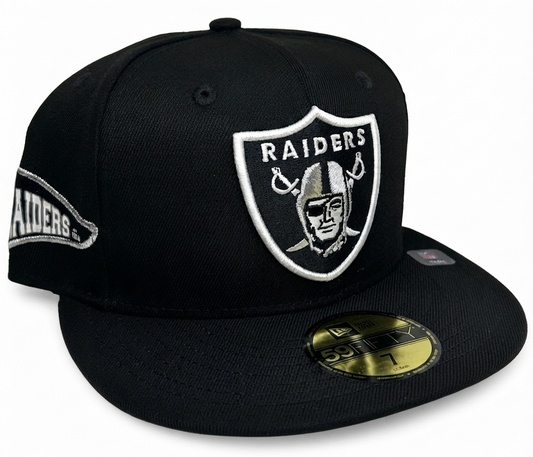 New Era 59FIFTY Las Vegas Raiders fitted hat w/ a Pennant Flag side patch & a NFL team logo.