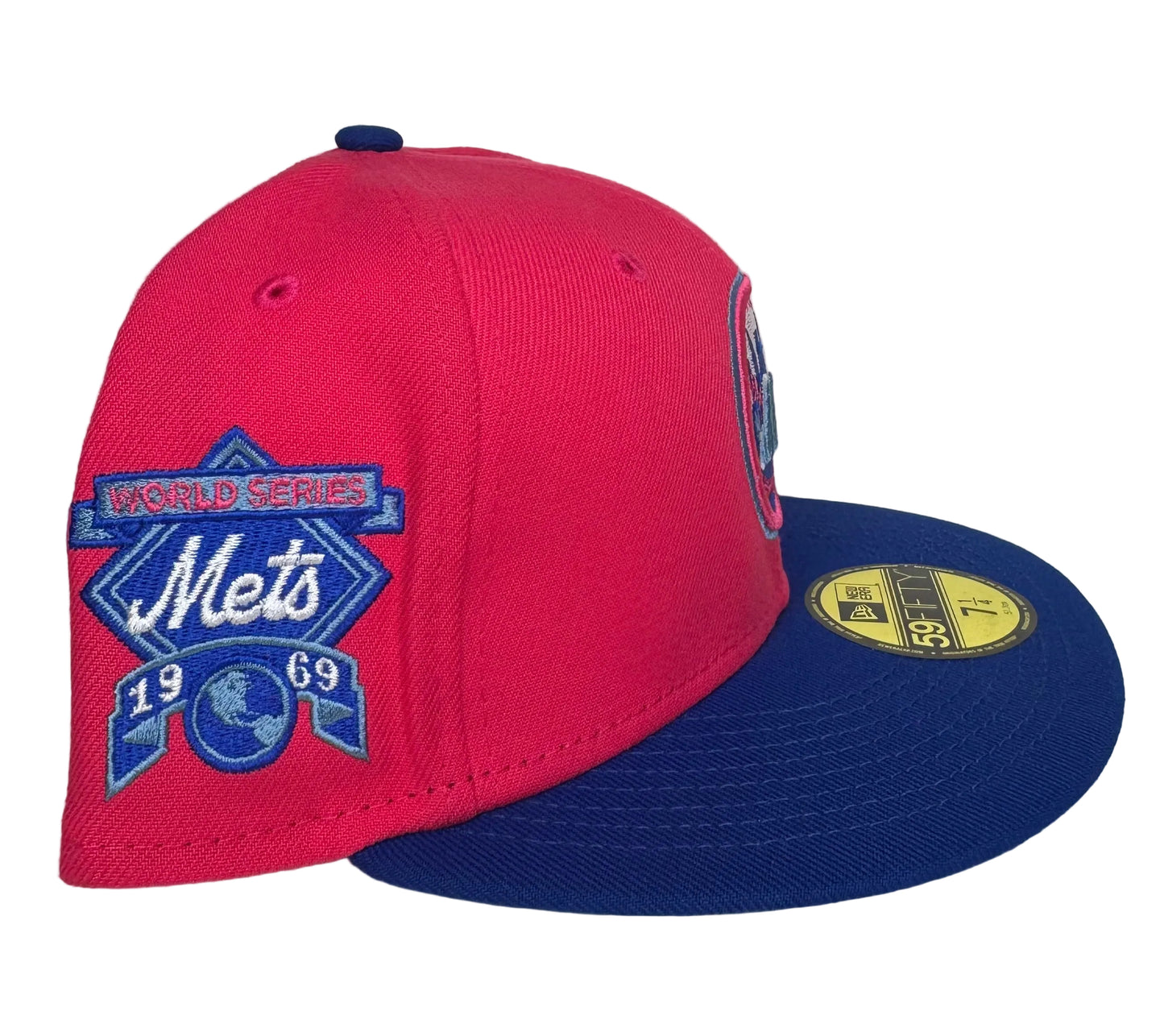 New Era 59FIFTY New York Mets Pink & blue fitted cap featuring a side patch.