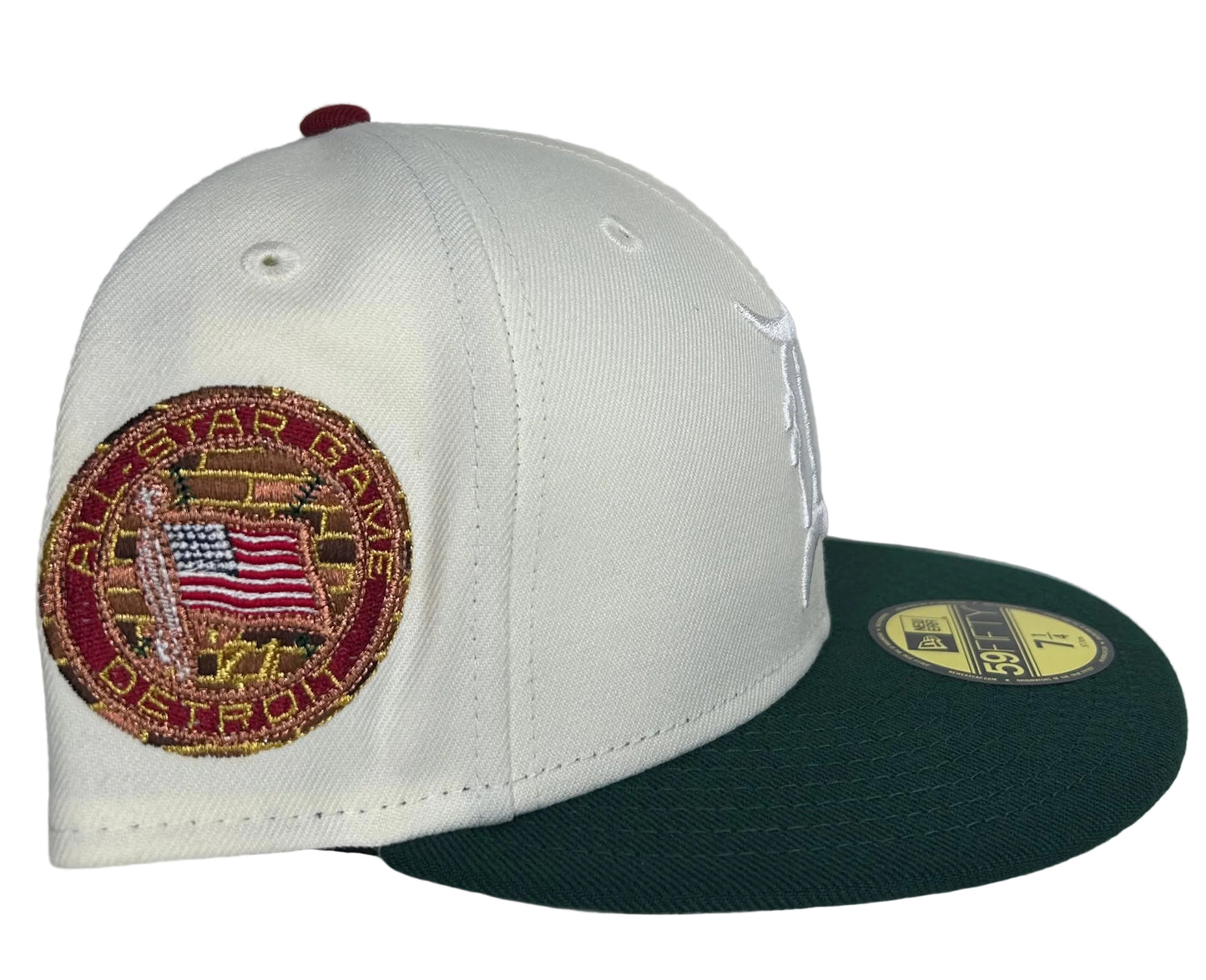 Detroit Tigers 59FIFTY fitted hat features a white crown, green visor, and a specialized stadium side patch.