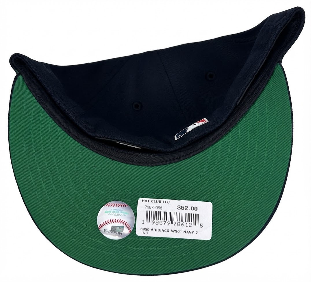 New Era 59FIFTY Arizona Diamondbacks fitted hat featuring an upside-down team logo and a 2001 World Series side patch.