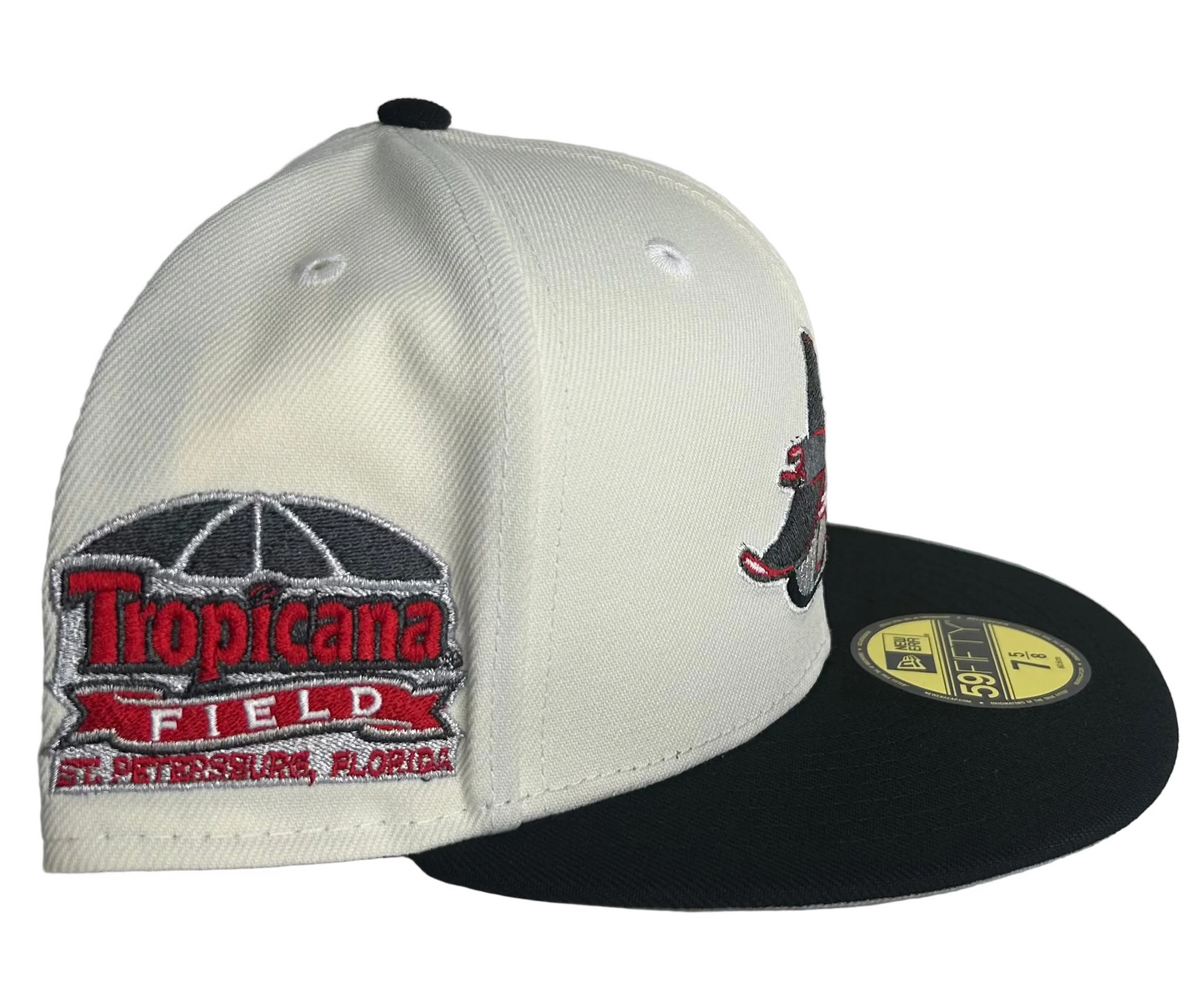 New Era 59Fifty Tampa Bay Rays hat features a cream crown, black visor, and a 1998 inaugural season patch.