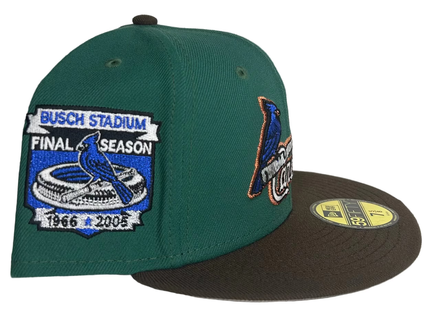 New Era 59Fifty St. Louis Cardinals fitted hat features a distinct "Busch Stadium Final Season 2005" patch on the side.