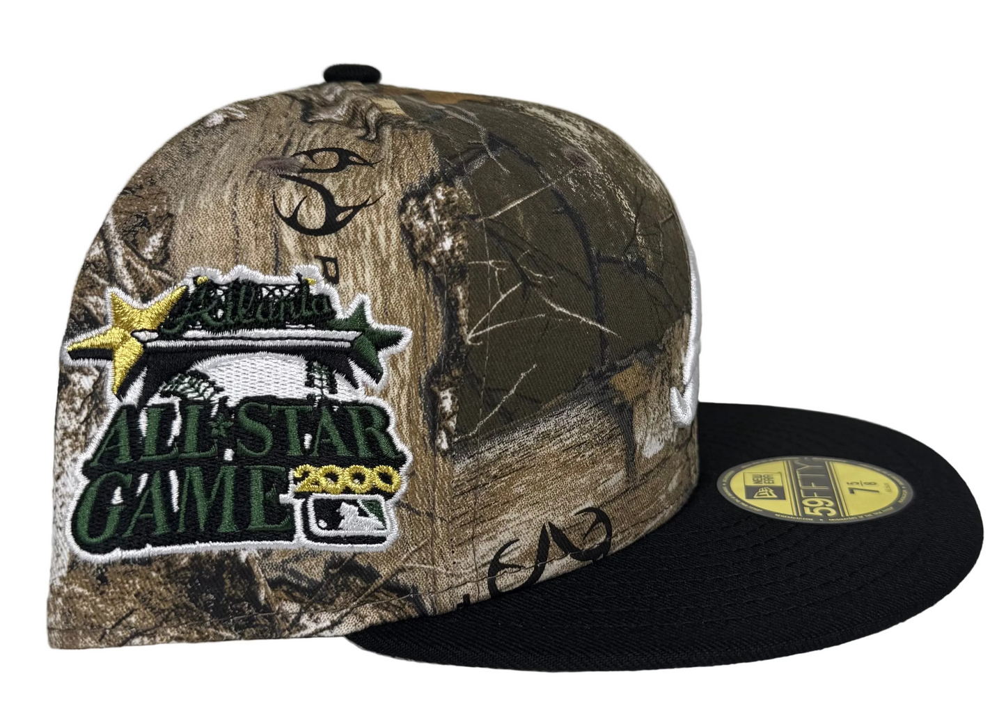 Atlanta Braves New Era MLB 59FIFTY fitted cap features a 2000 ASG SP Real Tree camouflage crown and a white logo.