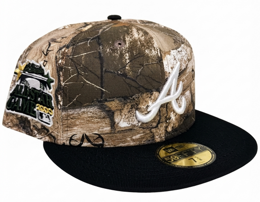 Atlanta Braves New Era MLB 59FIFTY fitted cap features a 2000 ASG SP Real Tree camouflage crown and a white logo.