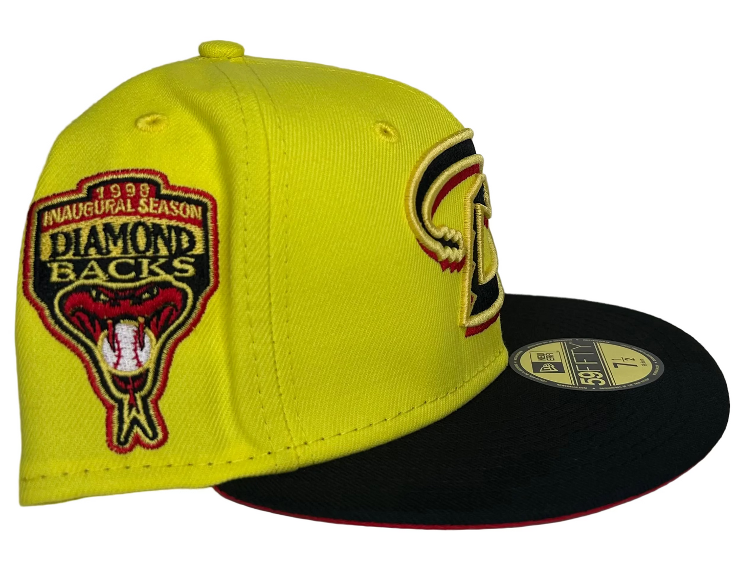 New Era 59Fifty Arizona Diamondbacks hat features a vibrant yellow crown and a contrasting black visor.