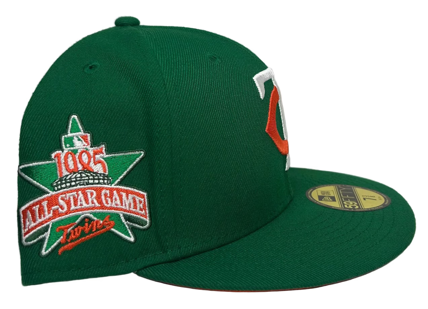 New Era 59FIFTY Minnesota Twins 1985 All-Star Game fitted hat features a vibrant kelly green crown and visor accented by the classic retro TC logo and a commemorative 1985 All-Star Game side patch.