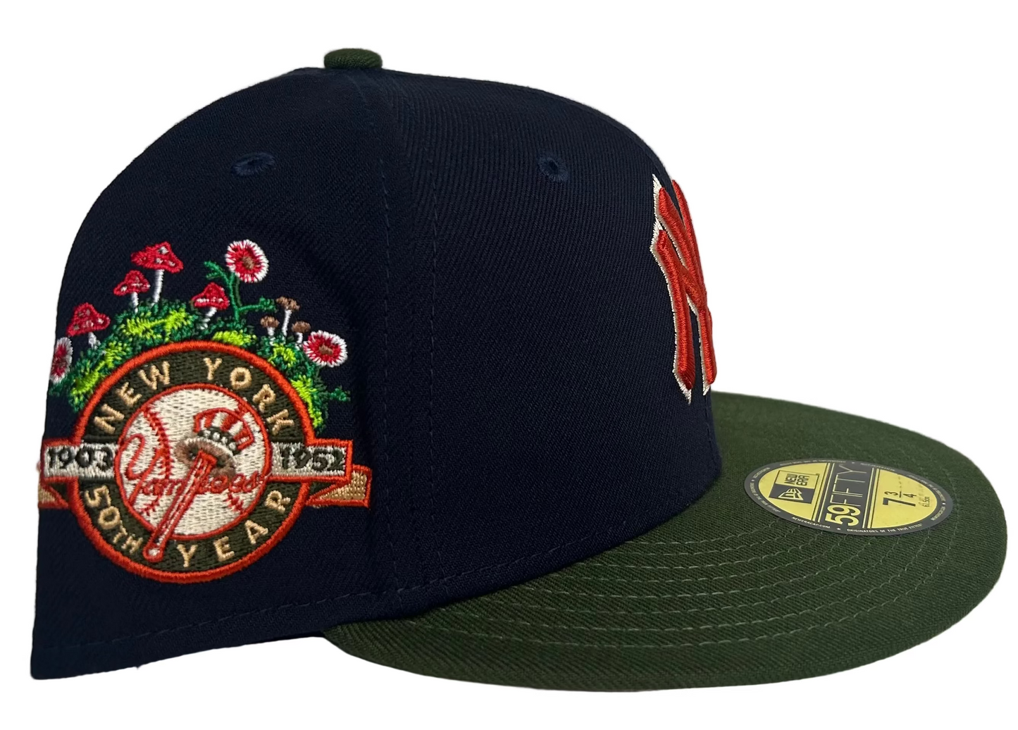 New Era Navy New York Yankees Sprouted 59FIFTY Fitted Hat.