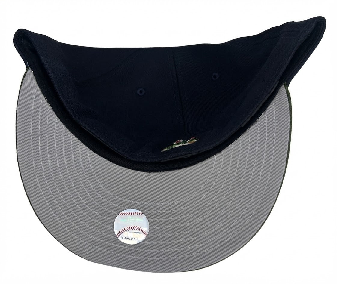 New Era Navy New York Yankees Sprouted 59FIFTY Fitted Hat.