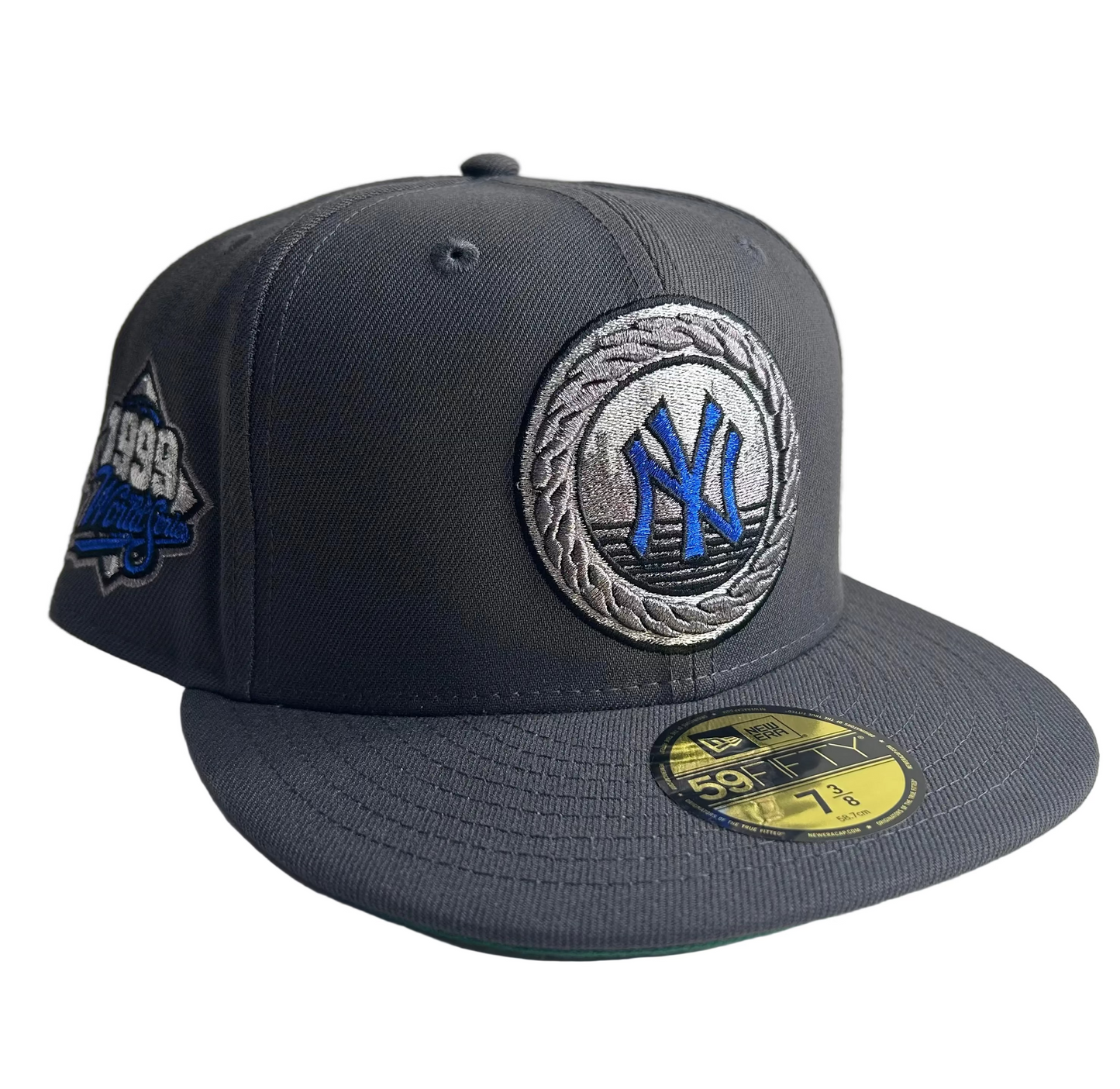 New Era 59FIFTY New York Yankees fitted hat in Charcoal w/ Green UV & 1999 World Series side patch. 