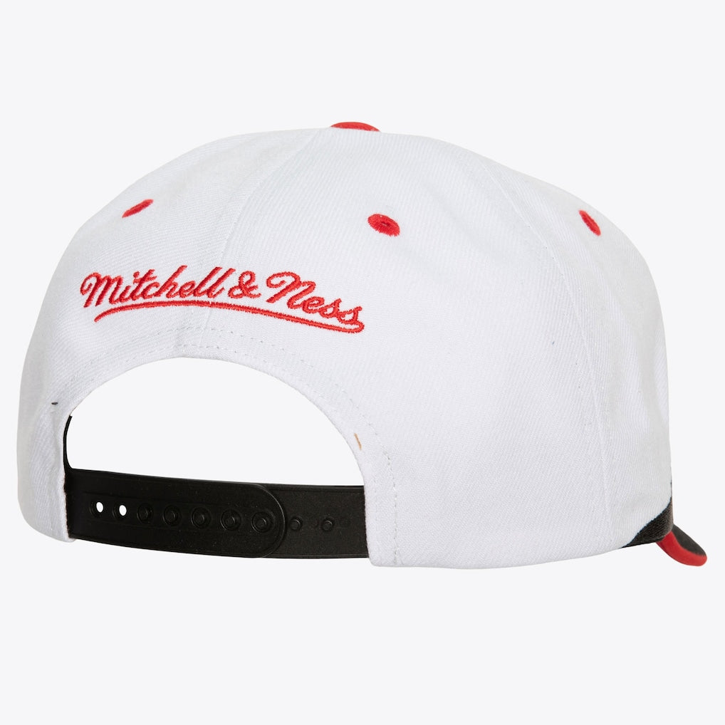 MITCHELL & Ness Red Detroit Red Wings Retrodome Pro Snapback Hat.