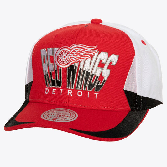 MITCHELL & Ness Red Detroit Red Wings Retrodome Pro Snapback Hat.