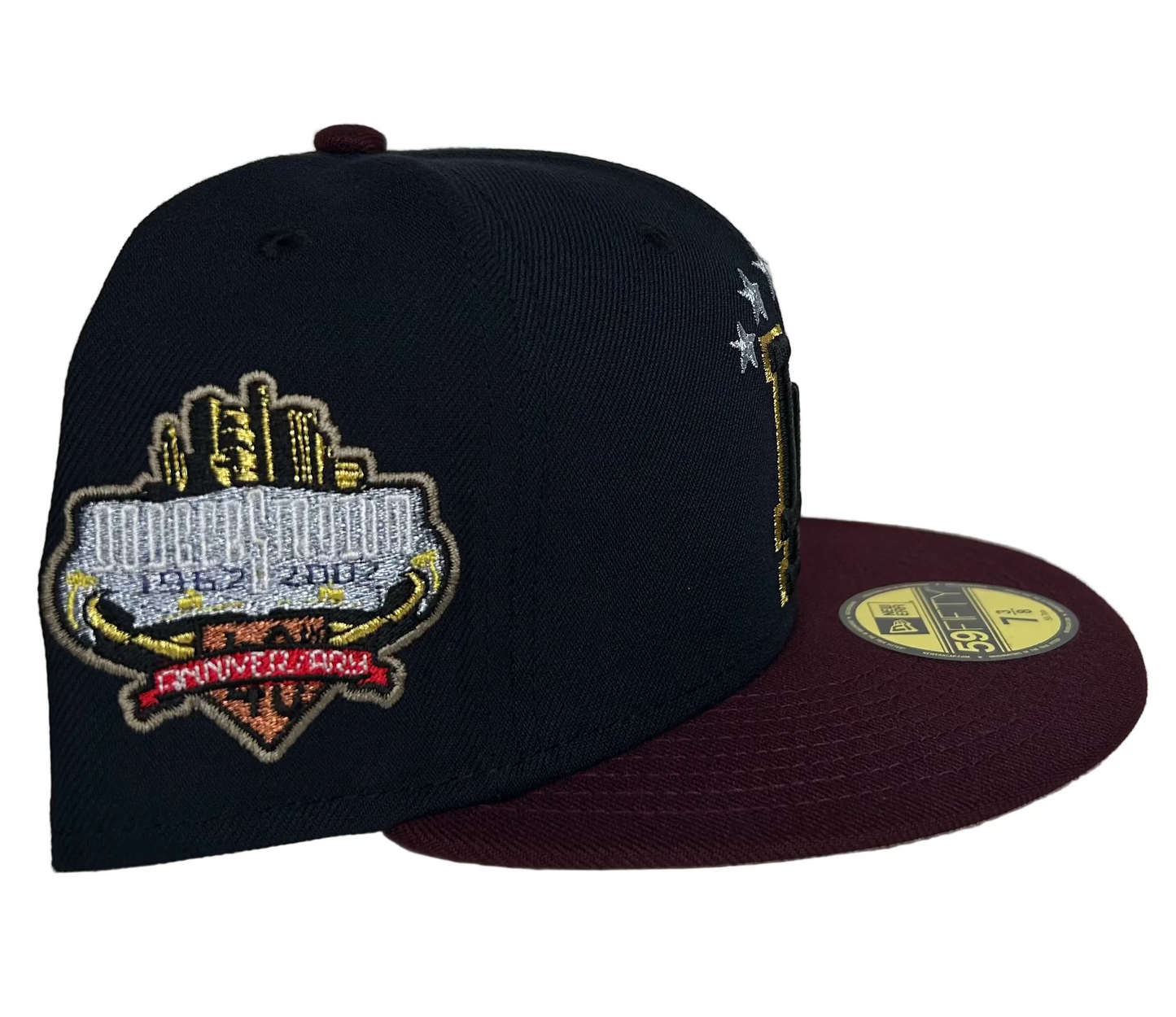 New Era 59FIFTY Los Angeles Dodgers featuring a maroon brim, a navy blue crown, and a side patch celebrating either a 40th anniversary at Dodger Stadium fitted Hat.