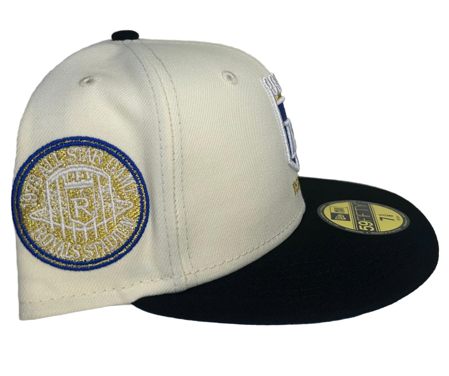 Kansas City Royals 59FIFTY fitted hat is produced by New Era and features a two-tone design with an off-white crown and a black brim. 