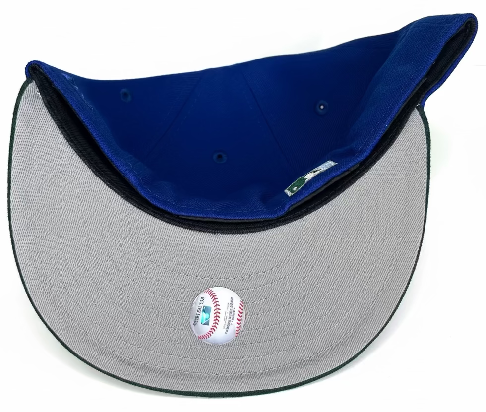 New Era St. Louis Cardinals 2006 World Series 59FIFTY fitted hat with a blue crown and green visor.
