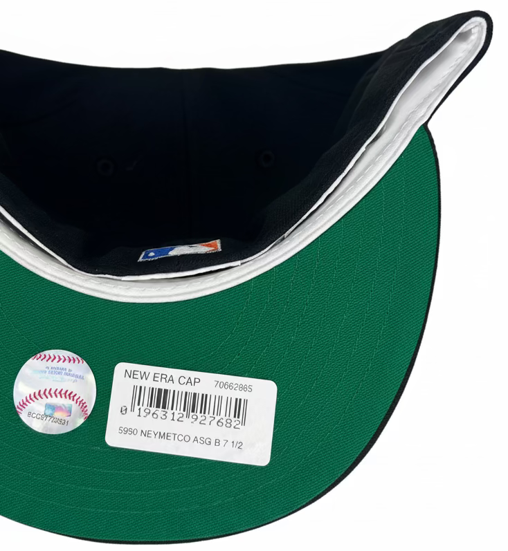 New Era New York Mets 59FIFTY fitted cap featuring a special event side patch.