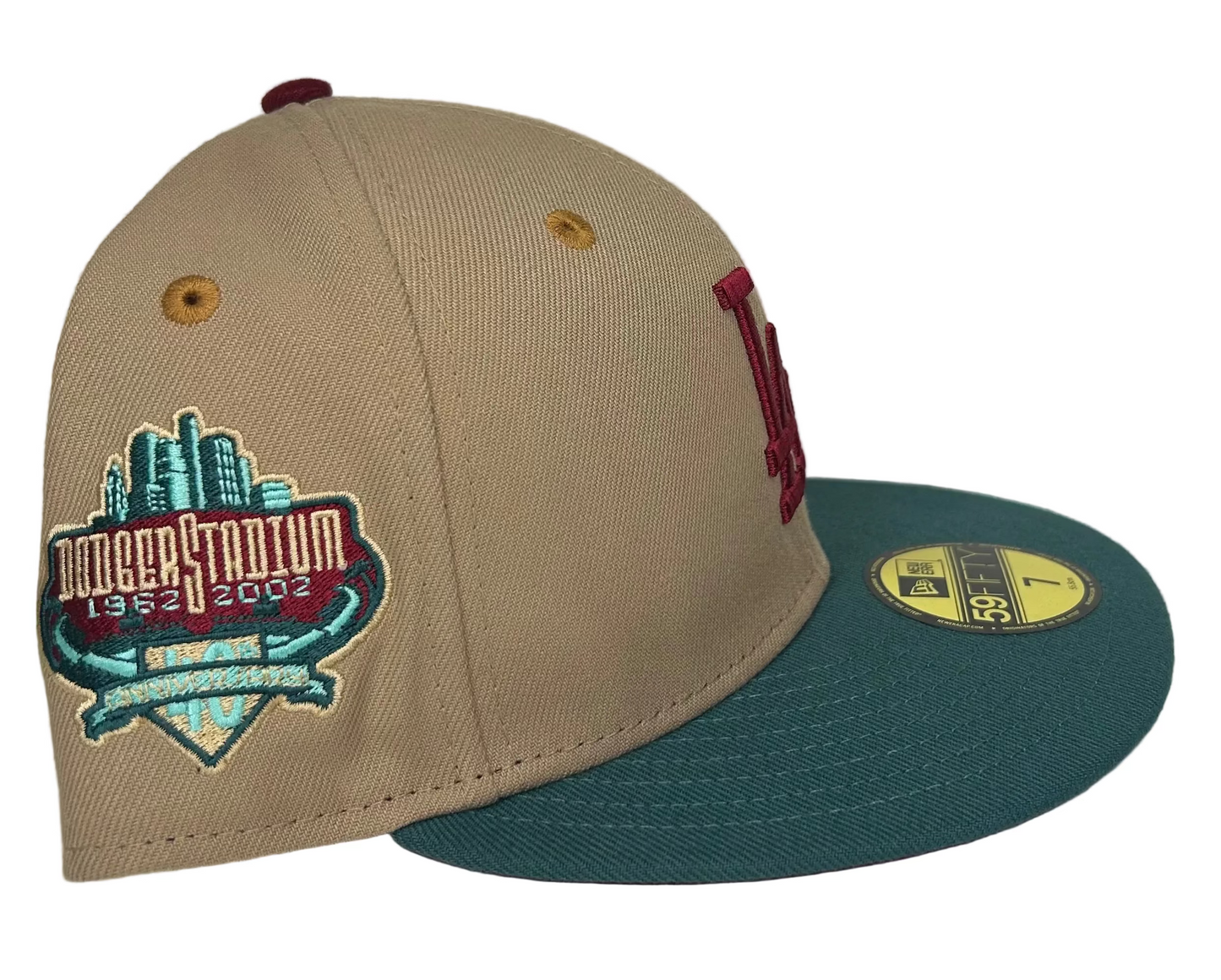 New Era 59FIFTY Los Angeles Dodgers fitted hat featuring a camel-colored crown, a pine green brim, and a 40th anniversary side patch.