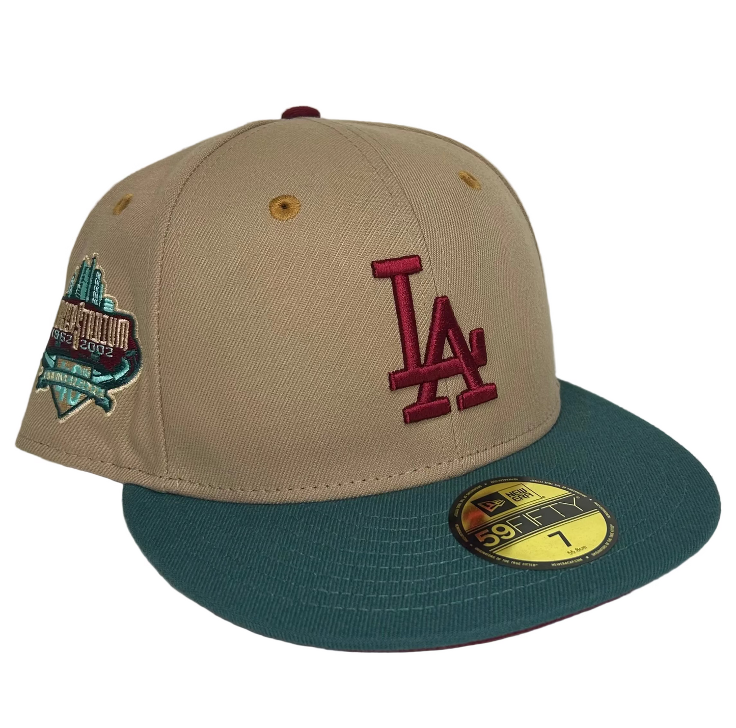 New Era 59FIFTY Los Angeles Dodgers fitted hat featuring a camel-colored crown, a pine green brim, and a 40th anniversary side patch.