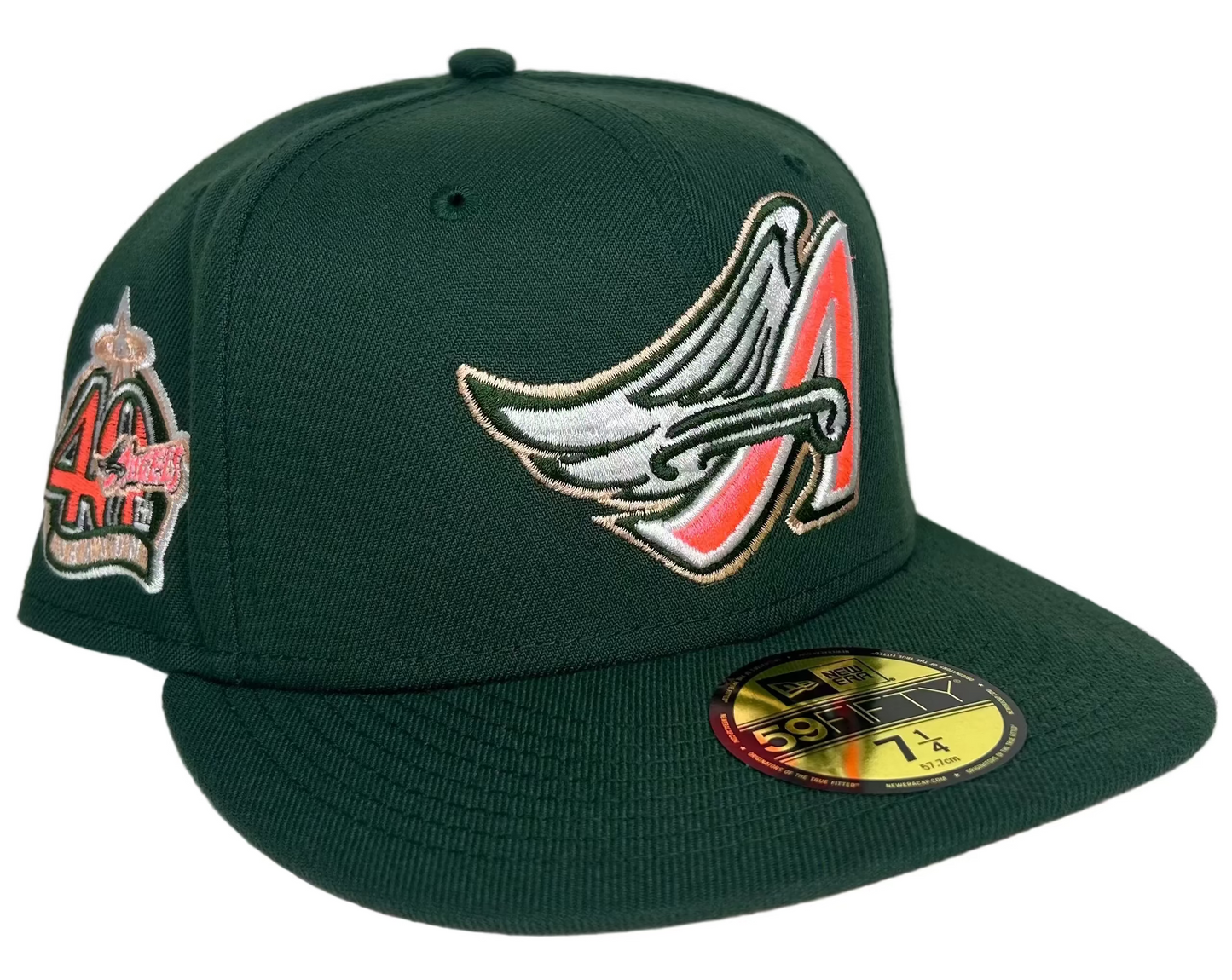 New Era 59FIFTY fitted hat features a deep green crown and a 50th-anniversary patch on the side.