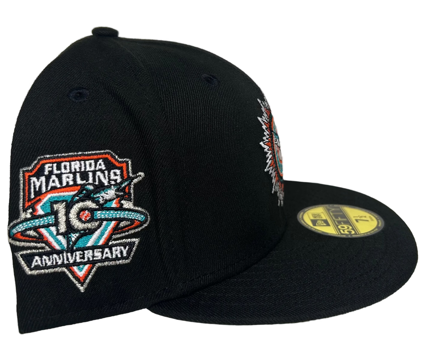 New Era 59FIFTY Florida Marlins hat features a 10th-anniversary side patch and a distinctive black crown.