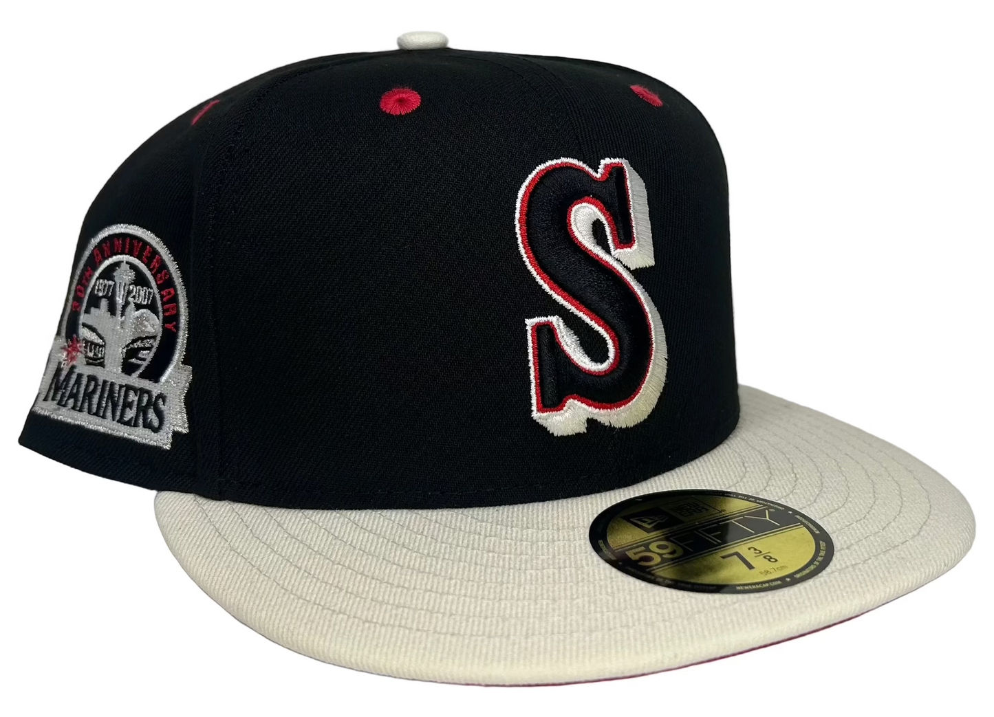New Era 59FIFTY Seattle Mariners fitted hat features a black structured crown, a white flat brim, and a 30th Anniversary side patch.